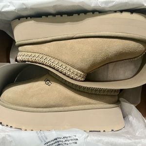 Ugg Tazz Platform; Color Mustard Seed